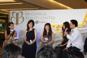 bb-presenter-eyelids-surgery-event-paragon-aug11-33 สัมภาษณ์น้องๆ BB Presenter และศัลยแพทย์เสริมจมูก